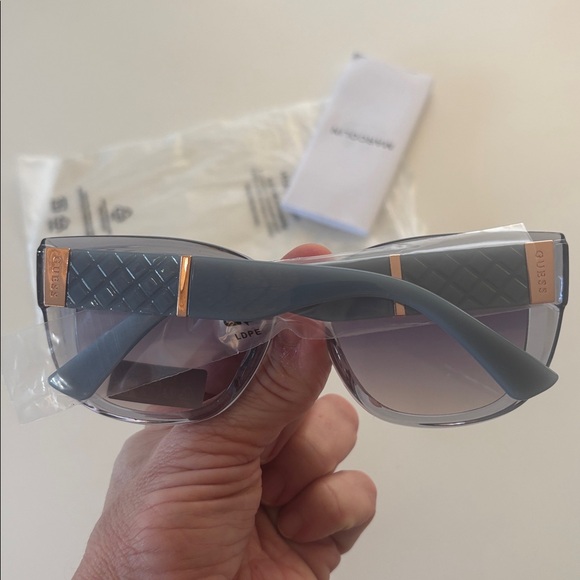 New Guess GO00051 84W Crystal Blue Gradient sunglasses - Picture 7 of 8